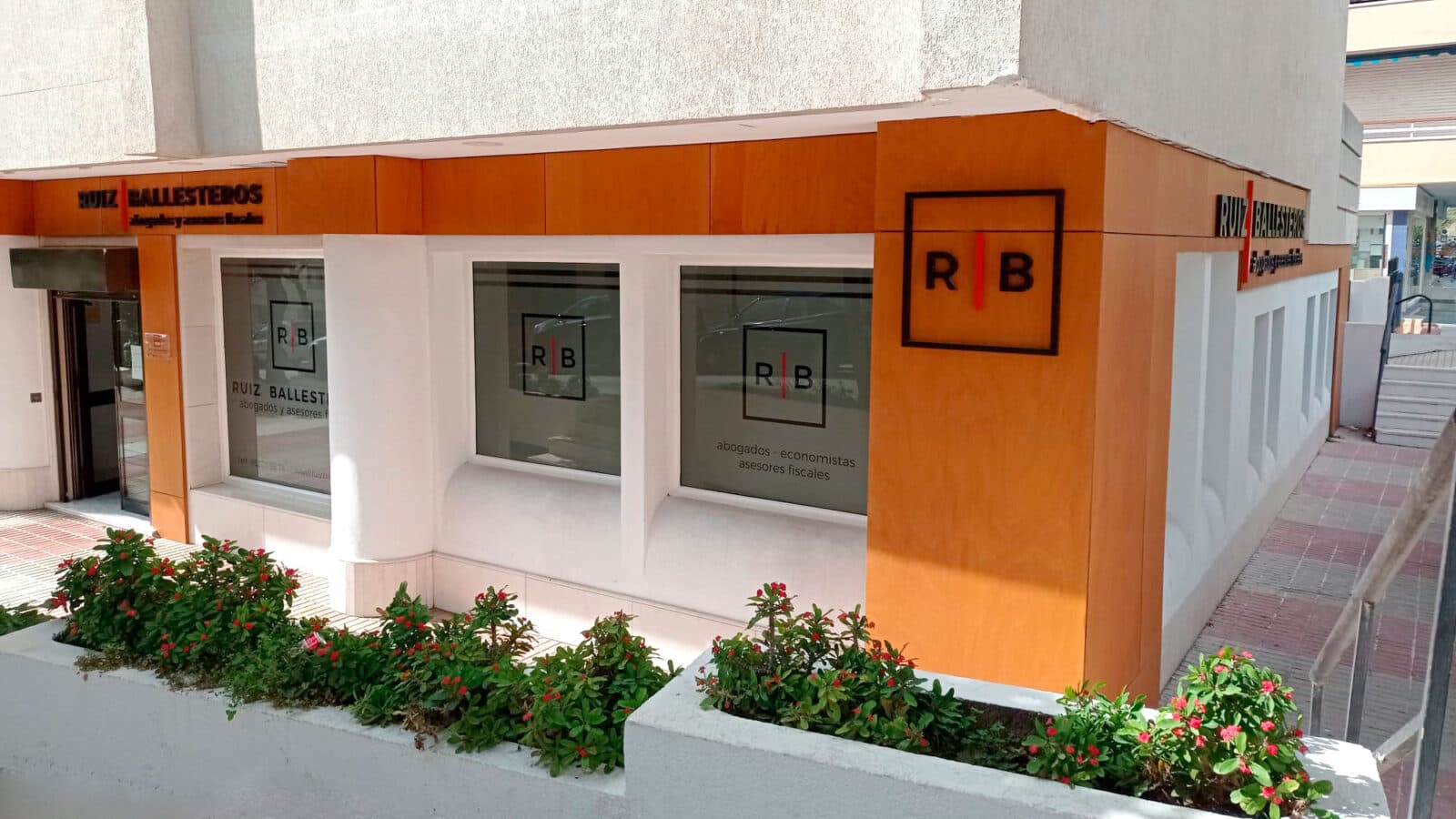 Ruiz Ballesteros office